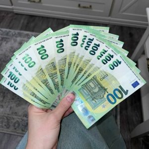 Fake 100 euro notes